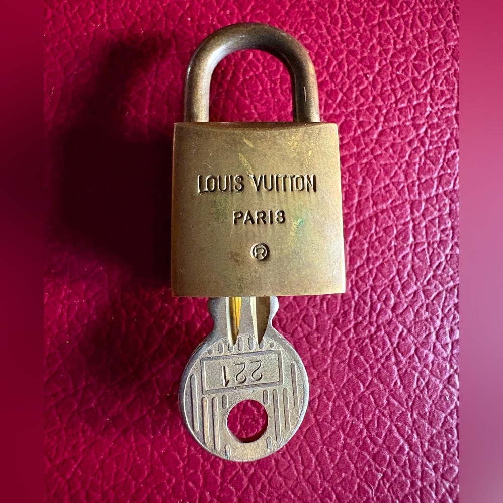 Louis Vuitton Lock and Key #221